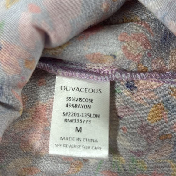 Olivaceous Tiered Dress W/Blue Background W/Flowers Size Junior Medium - Picture 10 of 11